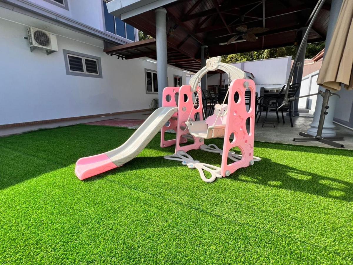 Bearbrick Homestay With Pool Port Dickson Exterior photo