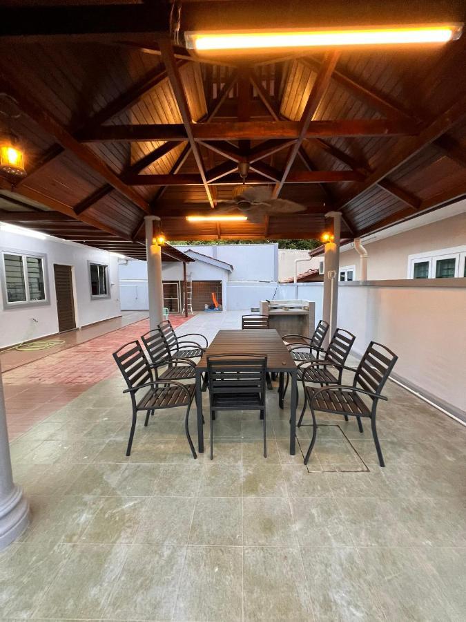 Bearbrick Homestay With Pool Port Dickson Exterior photo